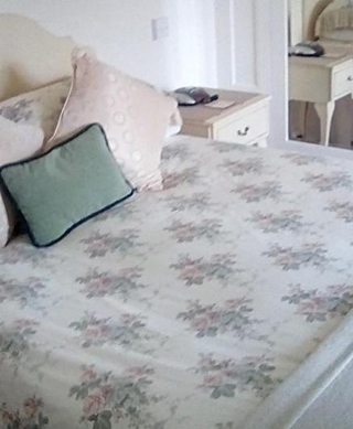 Cosy double bed